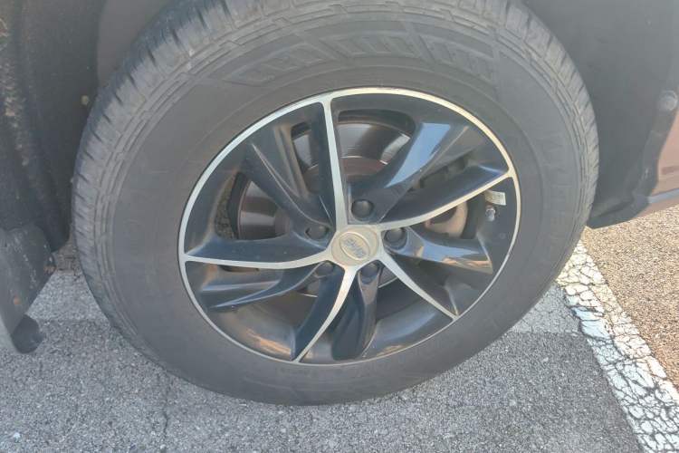 Used BYD S7 2016 1.5T Manual Luxury Edition Right Front Wheel Hub
