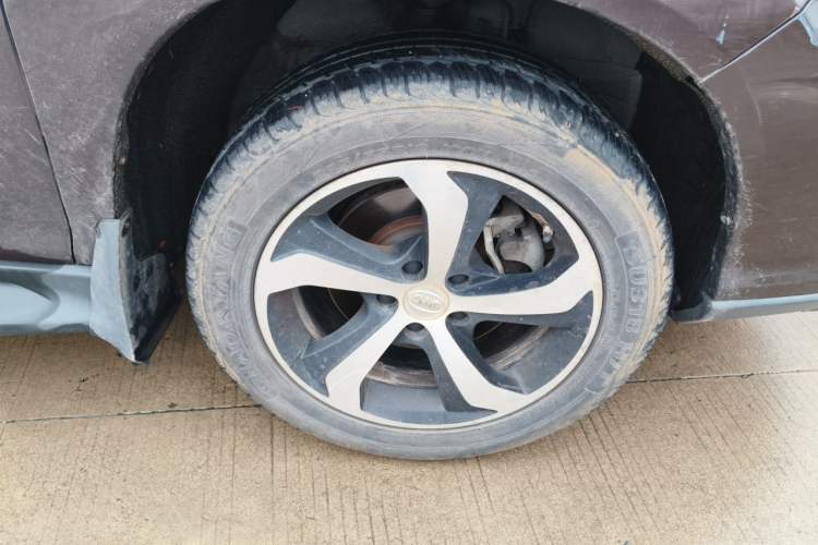 Used BYD S7 2016 2.0T Automatic Prestige Plus Right Front Wheel Hub