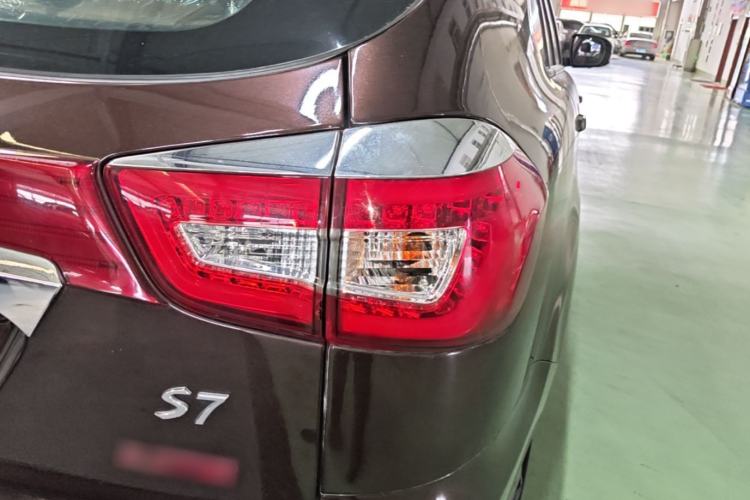 Used BYD S7 2016 2.0T Automatic Prestige Plus Right Rear Taillight