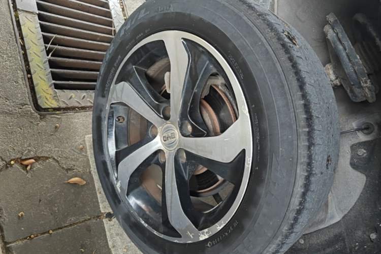 Used BYD S7 2016 2.0T Automatic Prestige Plus Right Rear Wheel Hub