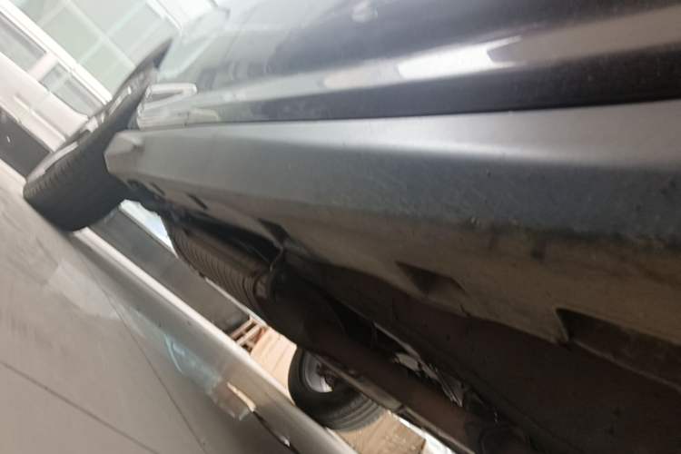 Used BYD S7 2016 2.0T Automatic Prestige Plus Right Side Sill