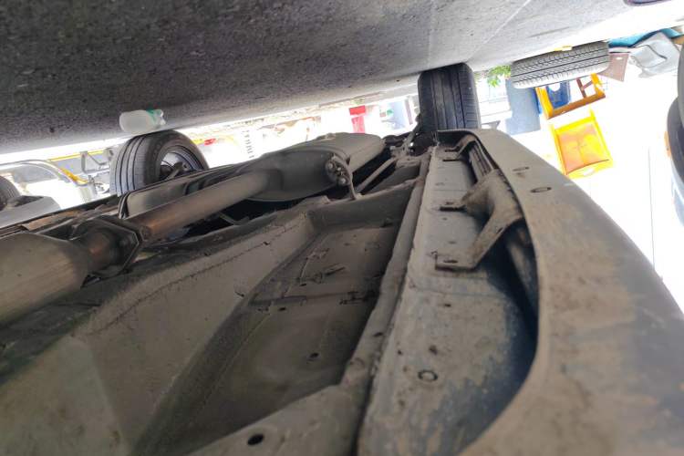 Used BYD S7 2016 2.0T Automatic Prestige Plus Right Side Sill