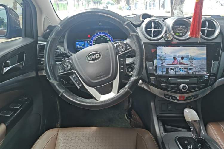 Used BYD S7 2016 2.0T Automatic Prestige Plus Steering Wheel