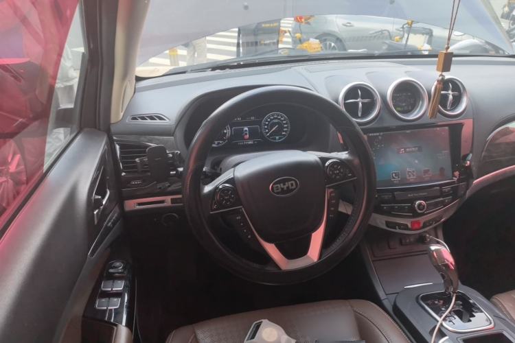 Used BYD S7 2016 2.0T Automatic Prestige Plus Steering Wheel