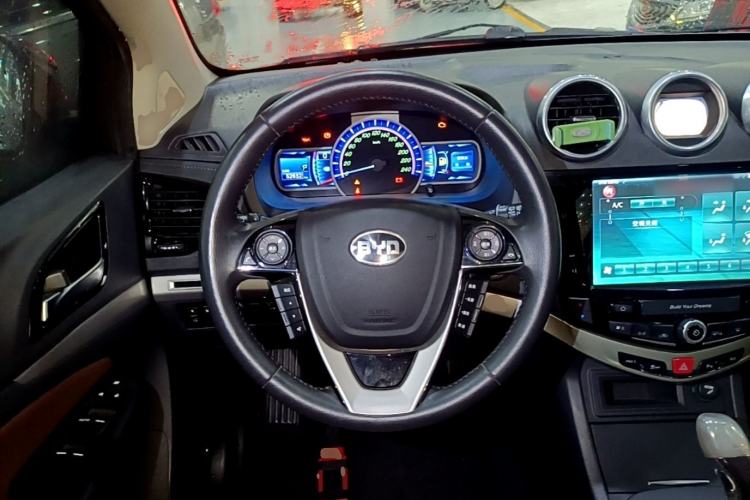 Used BYD S7 2016 2.0T Automatic Prestige Edition Steering Wheel