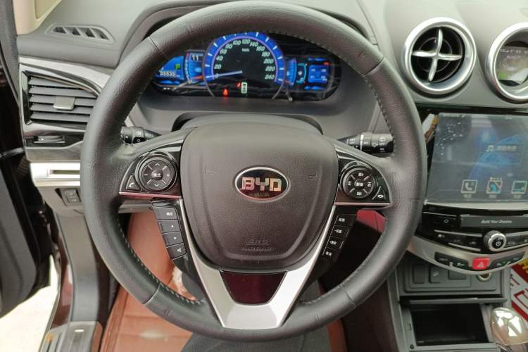 Used BYD S7 2016 2.0T Automatic Prestige Plus Steering Wheel