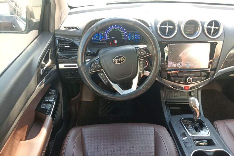 Used BYD S7 2016 2.0T Automatic Prestige Plus Steering Wheel