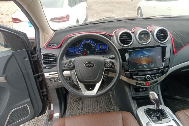 Used BYD S7 2016 2.0T Automatic Prestige Edition Steering Wheel