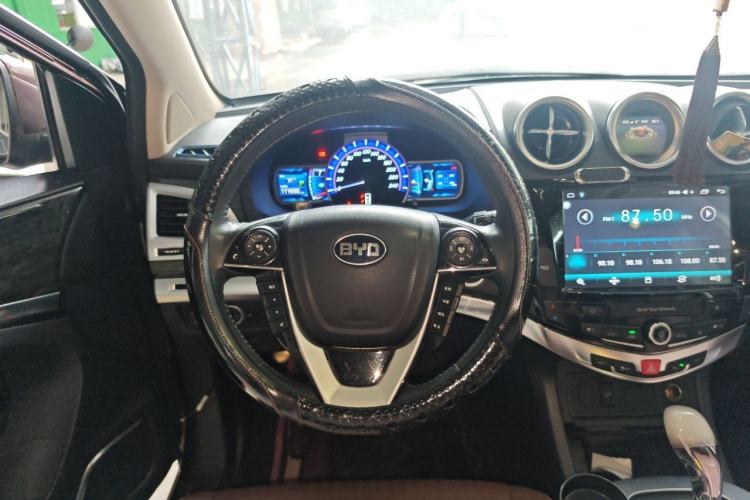 Used BYD S7 2016 2.0T Automatic Prestige Edition Steering Wheel