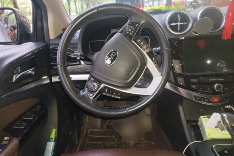 Used BYD S7 2016 2.0T Automatic Prestige Edition Steering Wheel