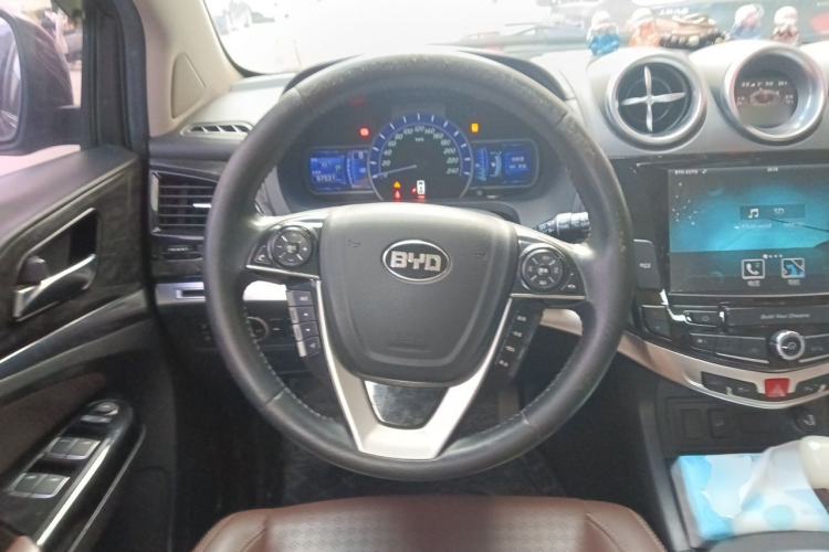 Used BYD S7 2016 2.0T Automatic Prestige Edition Steering Wheel