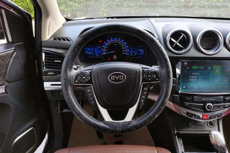 Used BYD S7 2016 2.0T Automatic Prestige Plus Steering Wheel