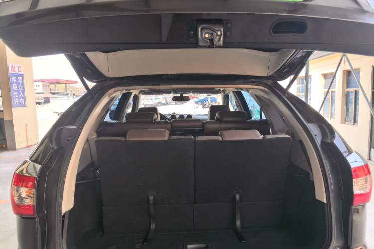 Used BYD S7 2016 2.0T Automatic Prestige Edition Trunk