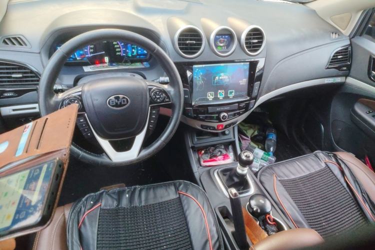 Used BYD S7 2016 1.5T Manual Luxury Edition Center Console
