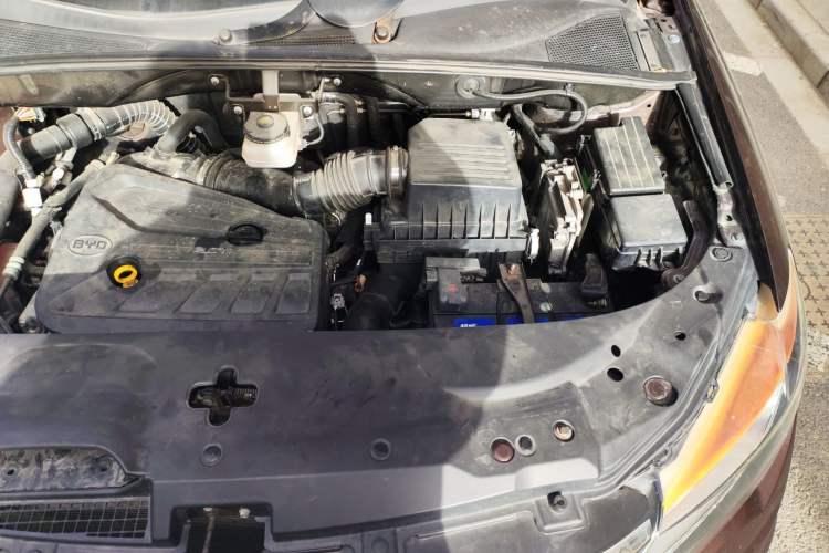Used BYD S7 2016 2.0T Automatic Flagship Plus Engine Bay Left