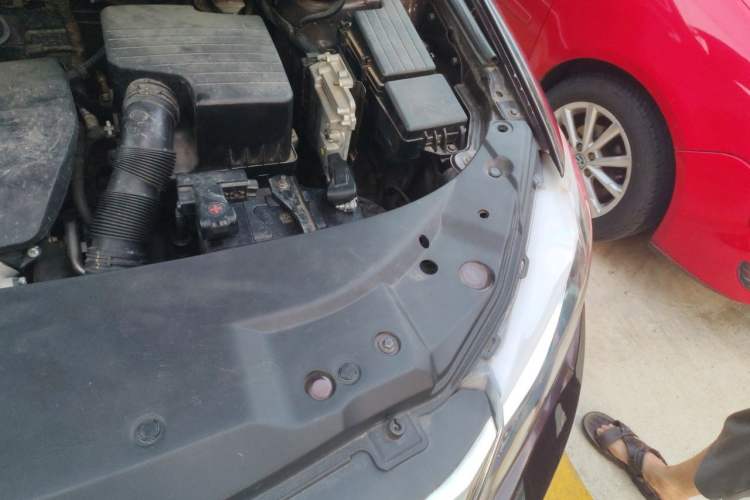 Used BYD S7 2016 1.5T Manual Luxury Edition Engine Bay Left