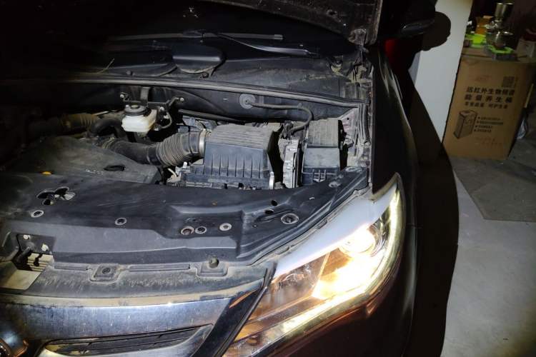Used BYD S7 2016 2.0T Automatic Prestige Plus Engine Bay Left
