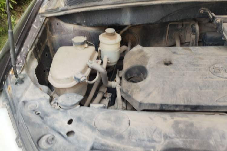 Used BYD S7 2016 1.5T Manual Luxury Edition Engine Bay Right