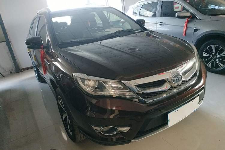 Used BYD S7 2016 2.0T Automatic Prestige Plus Exterior 2