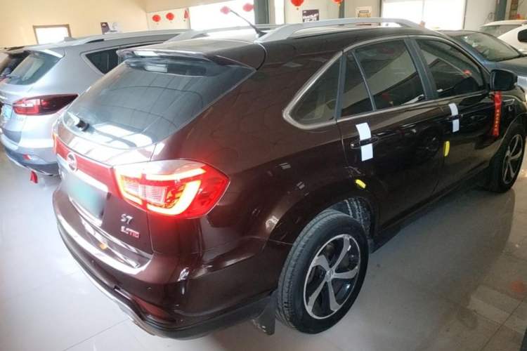 Used BYD S7 2016 2.0T Automatic Prestige Plus Exterior 4