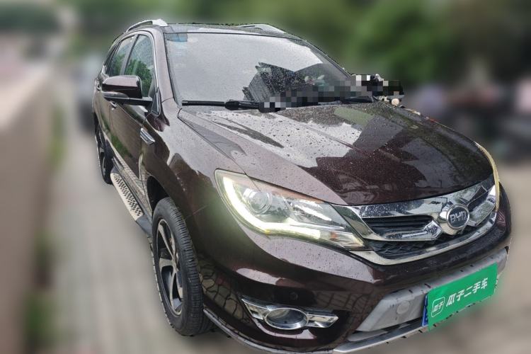 Used BYD S7 2016 2.0T Automatic Flagship Plus Front Right 45 Deg