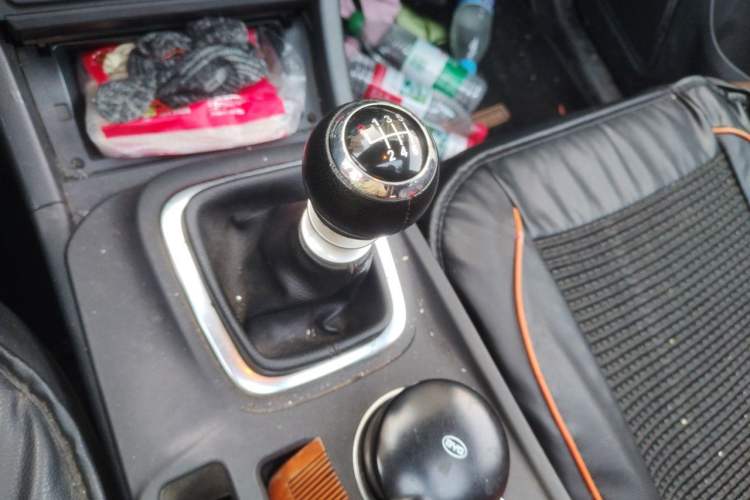 Used BYD S7 2016 1.5T Manual Luxury Edition Gear Lever