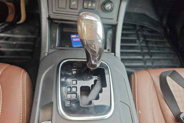 Used BYD S7 2016 2.0T Automatic Flagship Plus Gear Lever