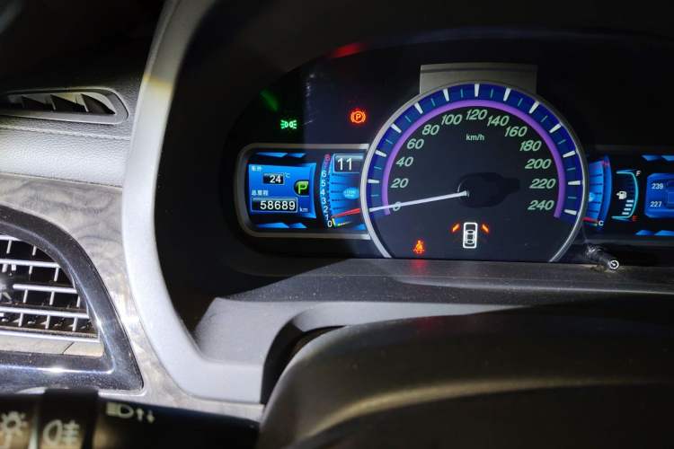 Used BYD S7 2016 2.0T Automatic Prestige Plus Odometer Close Up