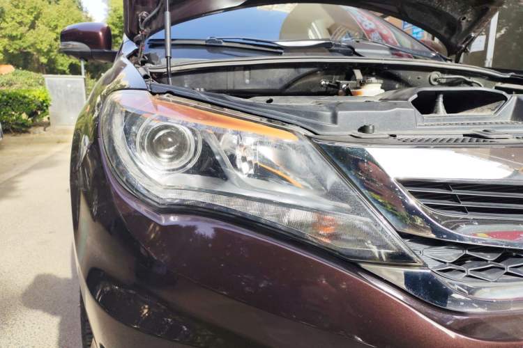 Used BYD S7 2016 2.0T Automatic Flagship Plus Right Front Headlight