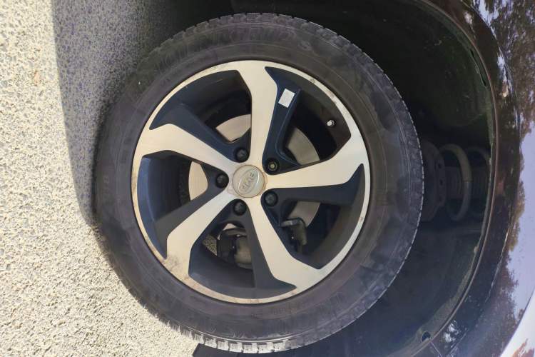 Used BYD S7 2016 2.0T Automatic Flagship Plus Right Front Wheel Hub