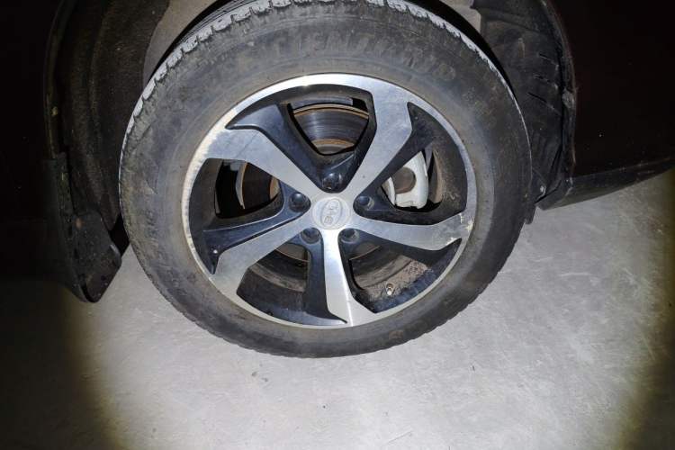 Used BYD S7 2016 2.0T Automatic Prestige Plus Right Front Wheel Hub