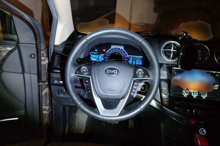 Used BYD S7 2016 2.0T Automatic Prestige Plus Steering Wheel