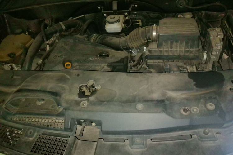 Used BYD S7 2016 2.0T Automatic Prestige Plus Engine Bay