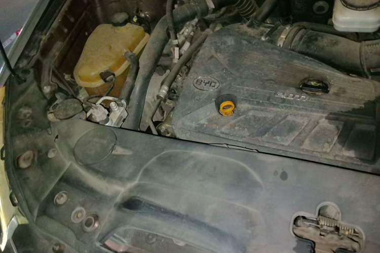 Used BYD S7 2016 2.0T Automatic Prestige Plus Engine Bay Right