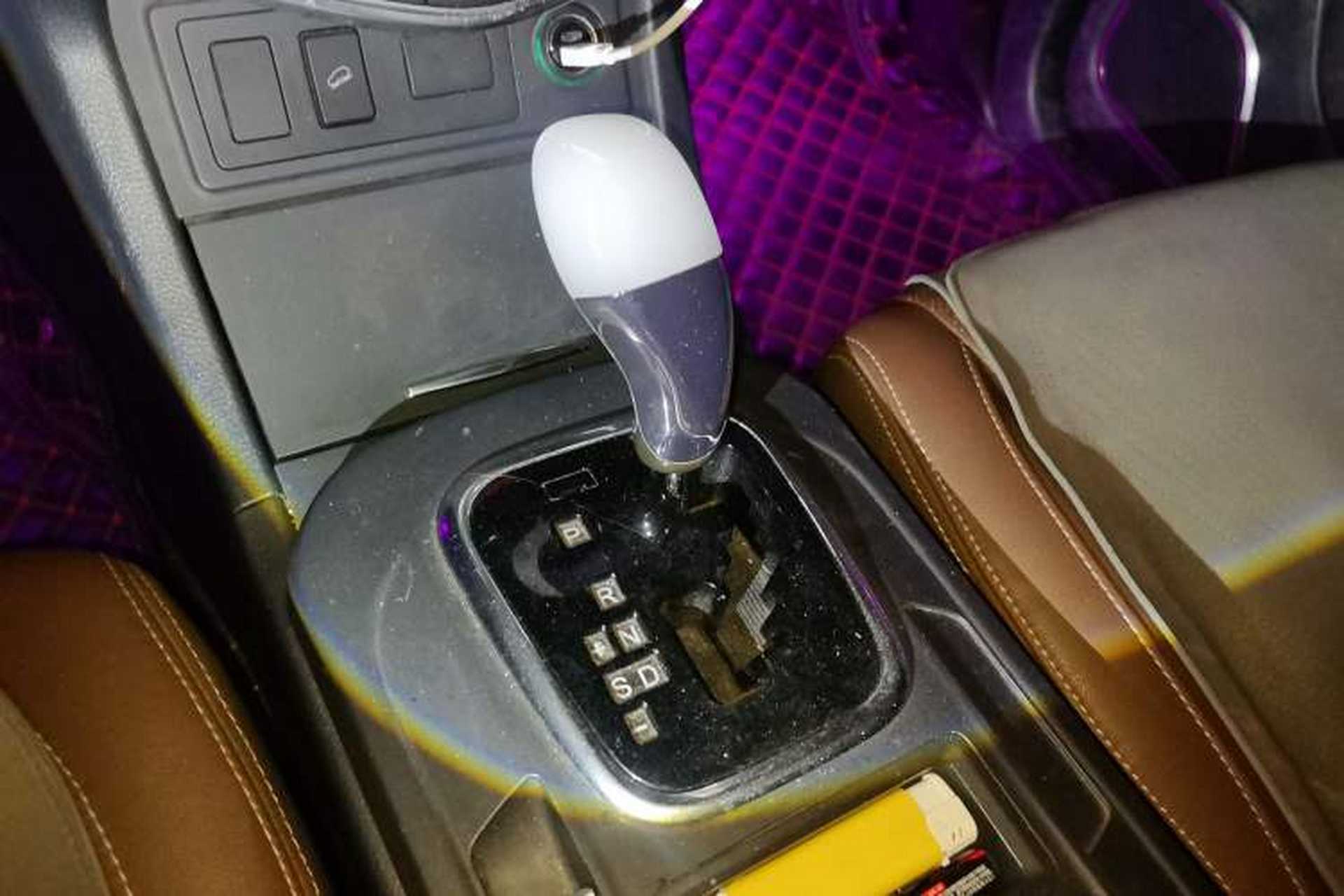 Used BYD S7 2016 2.0T Automatic Prestige Plus Gear Lever