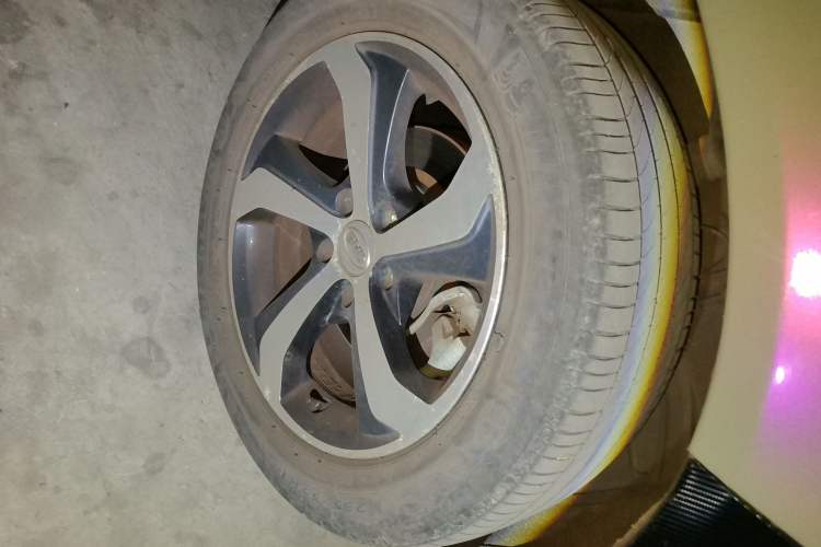 Used BYD S7 2016 2.0T Automatic Prestige Plus Right Front Wheel Hub