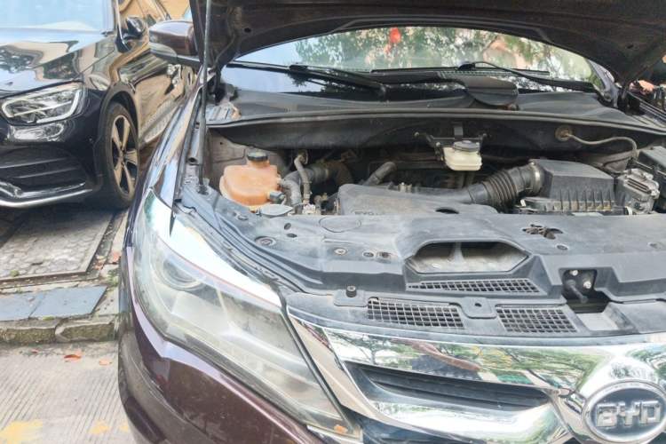 Used BYD S7 2016 2.0T Automatic Prestige Plus Engine Bay Right