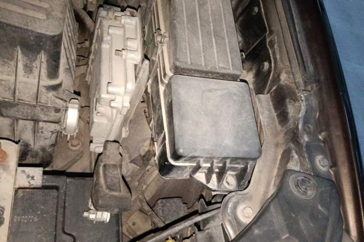 Used BYD S7 2016 2.0T Automatic Prestige Plus Engine Bay Left
