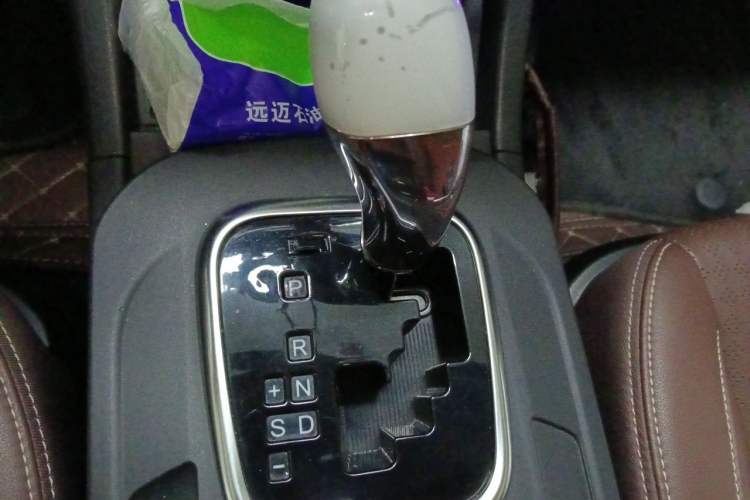 Used BYD S7 2016 2.0T Automatic Prestige Plus Gear Lever