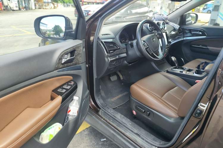 Used BYD S7 2016 2.0T Automatic Prestige Plus Driver Seat
