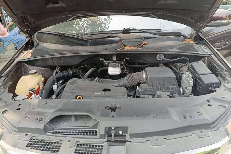 Used BYD S7 2016 2.0T Automatic Prestige Edition Engine Bay