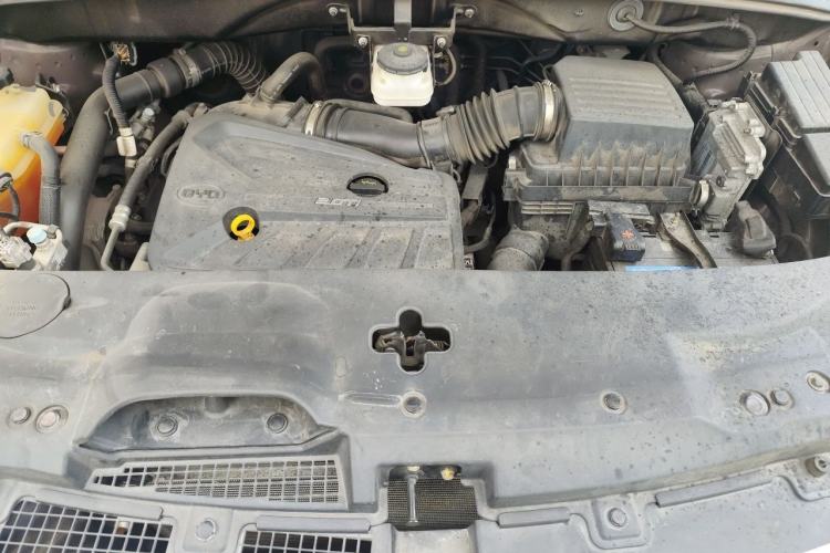 Used BYD S7 2016 2.0T Automatic Prestige Plus Engine Bay