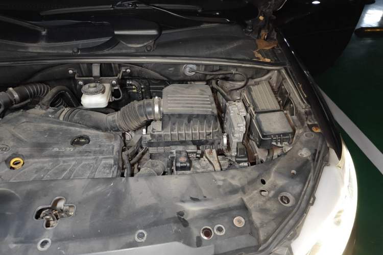Used BYD S7 2016 2.0T Automatic Prestige Plus Engine Bay Left