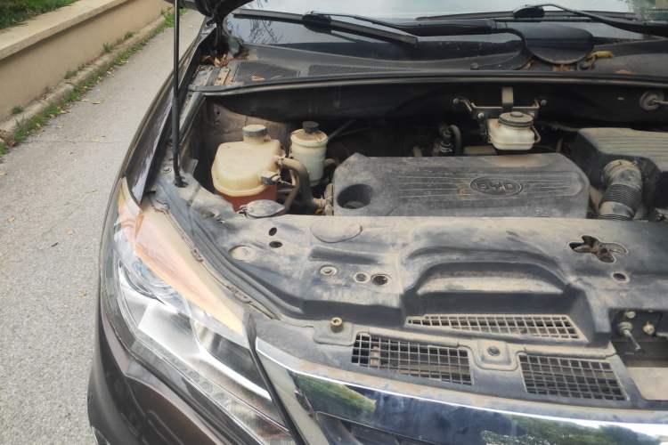 Used BYD S7 2016 1.5T Manual Luxury Edition Engine Bay Right