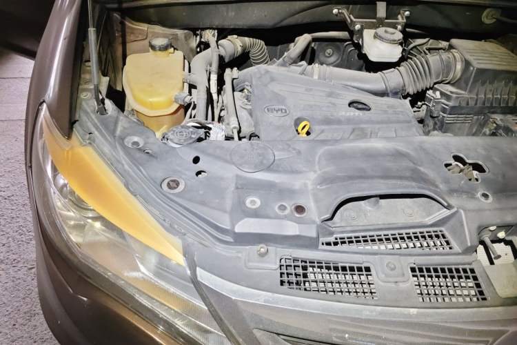 Used BYD S7 2016 2.0T Automatic Prestige Edition Engine Bay Right