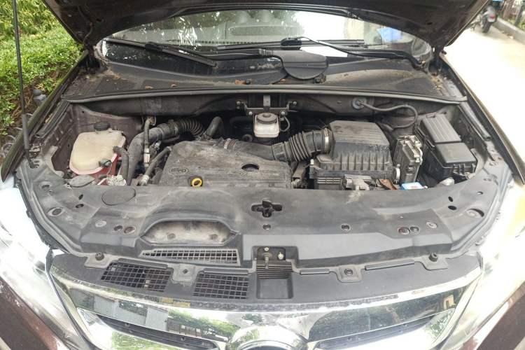 Used BYD S7 2016 2.0T Automatic Flagship Version Engine Bay