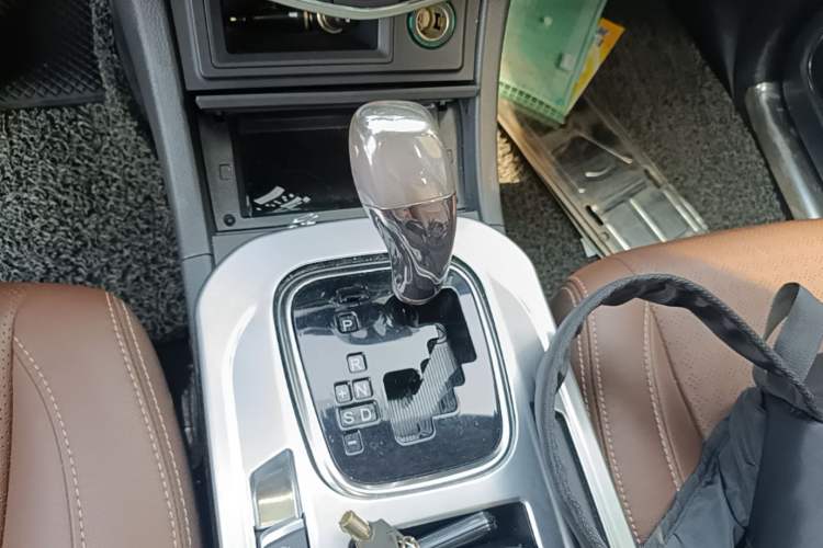 Used BYD S7 2016 2.0T Automatic Prestige Edition Gear Lever