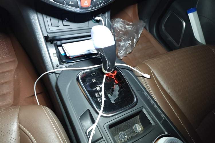 Used BYD S7 2016 2.0T Automatic Prestige Plus Gear Lever