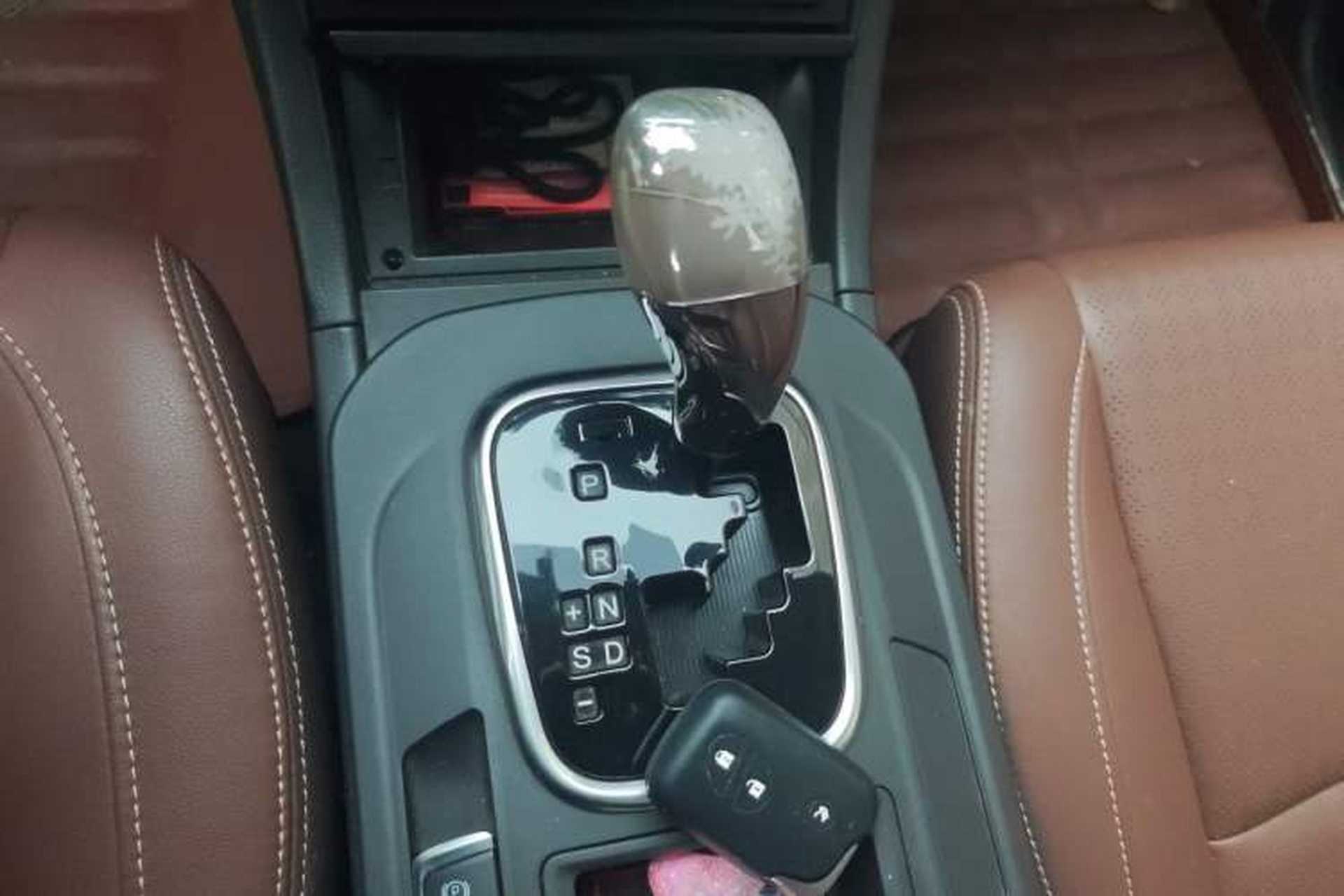 Used BYD S7 2016 2.0T Automatic Prestige Edition Gear Lever