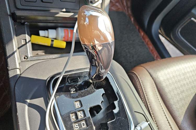Used BYD S7 2016 2.0T Automatic Prestige Plus Gear Lever